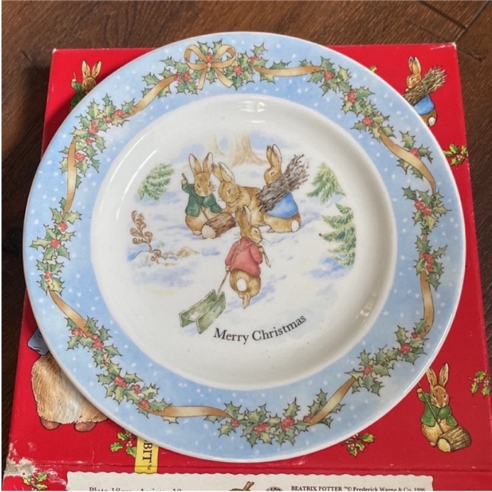 Wedgwood Vintage 1996 Peter Rabbit Merry Christmas Plate - Picture 3 of 9